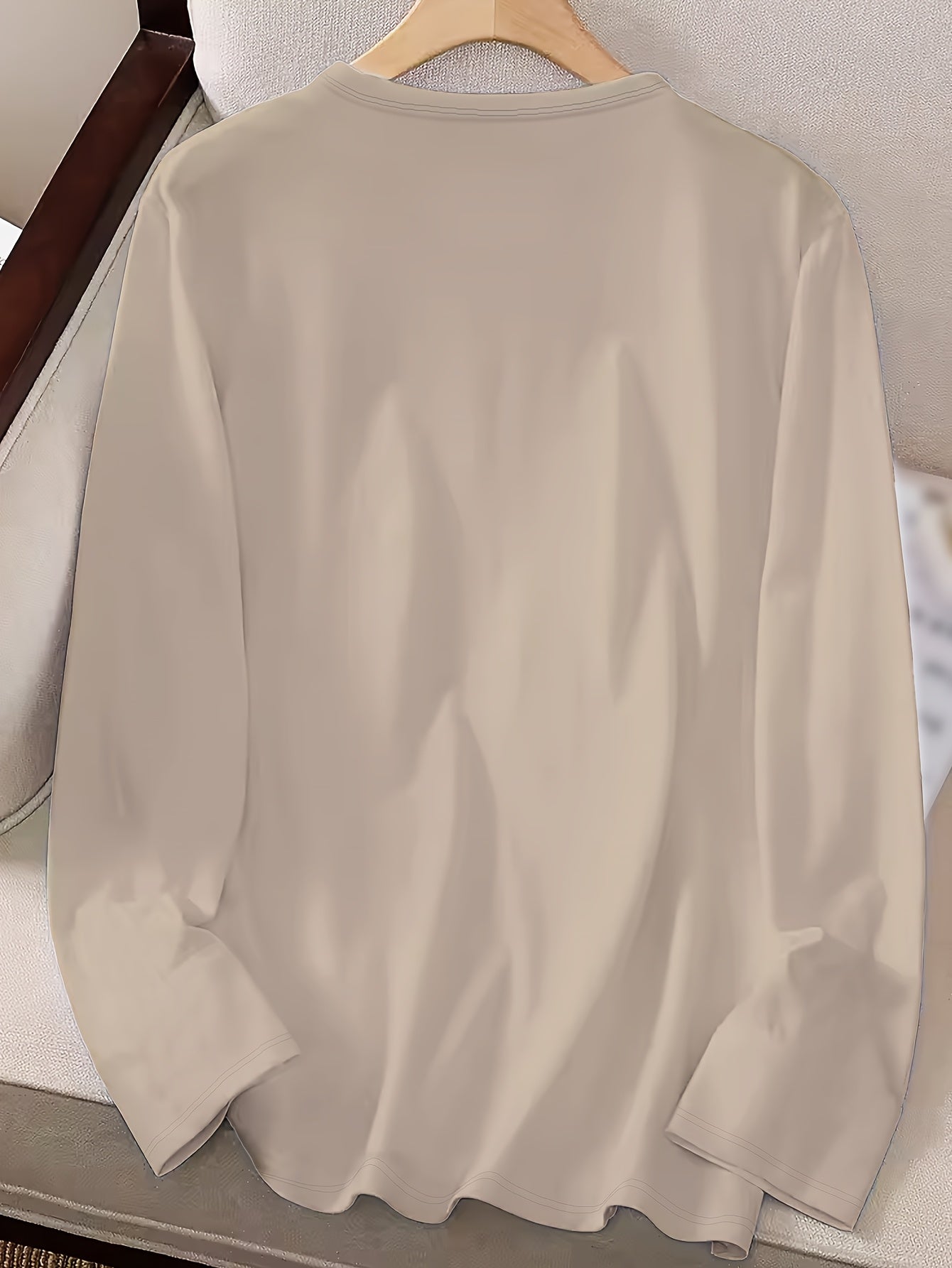 Women's Long Sleeve Crew Neck Graphic Print Horse Barn Top