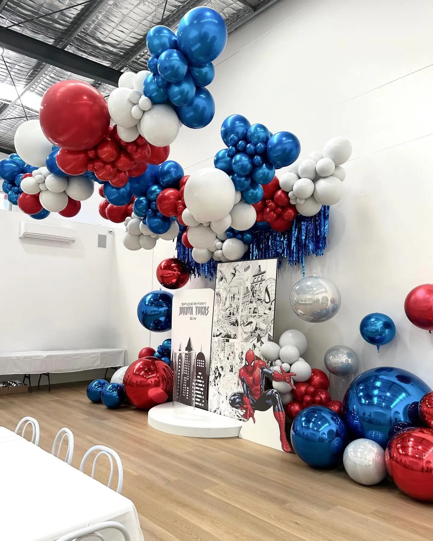 Royal Blue Inflatable Mirror Ball Set of 6 Airtight Shiny Disco Balls for Birthday Party Decoration