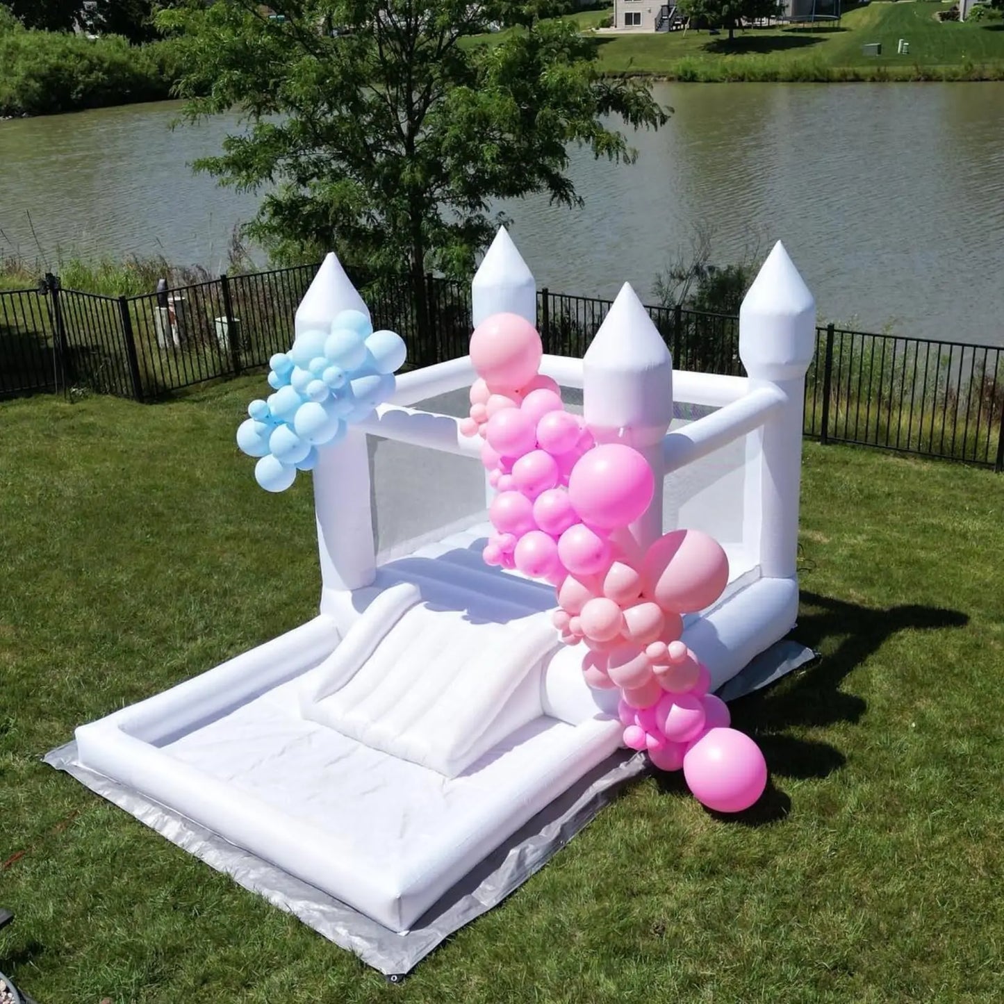 PVC Inflatable White Bounce House Professional Jumping Bouncy Castle With Ball Pit And Air Blower For Kids Wedding Party